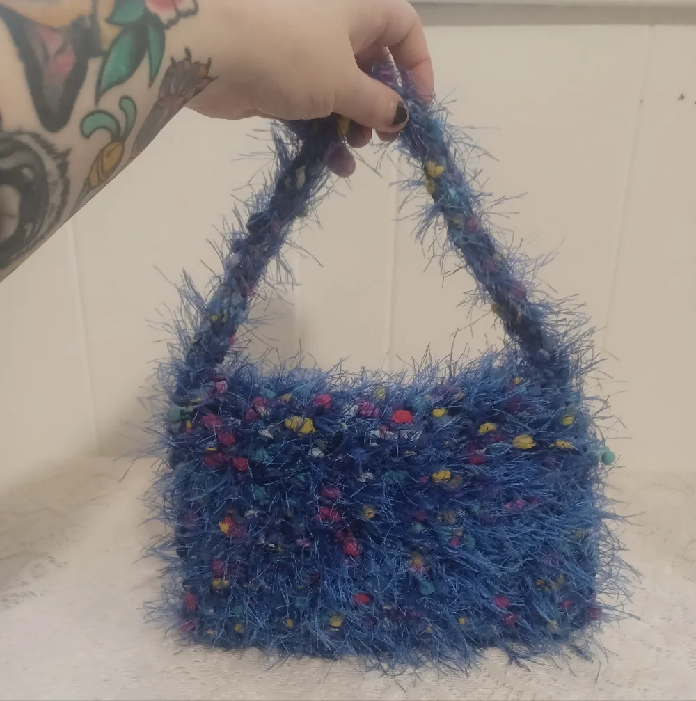 Fuzzy Knit Purse - Picture 5 of 8